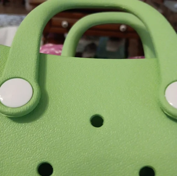Chic Green Mini Bag - Picture 3 of 7